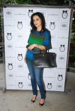 Anu Dewan at Laila Singh showcases her new collection at Twinkle Khanna